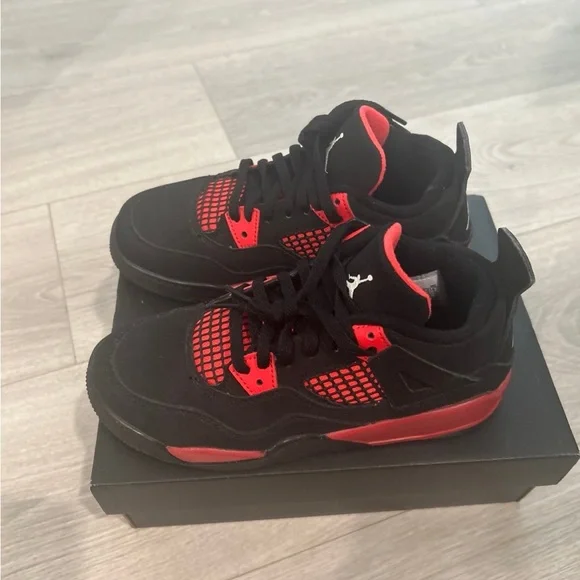 Jordan Retro 4 “Red Thunder” (1) PS 2022 - Picture 2 of 9